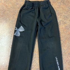 Under Armour sweatpants (boys)